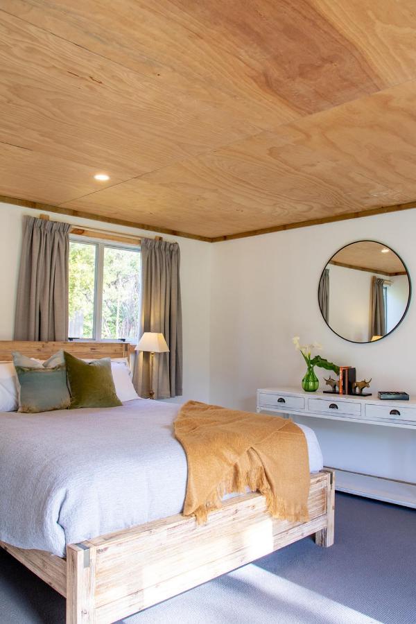 Parohe Island Retreat Hotel Auckland Exterior photo